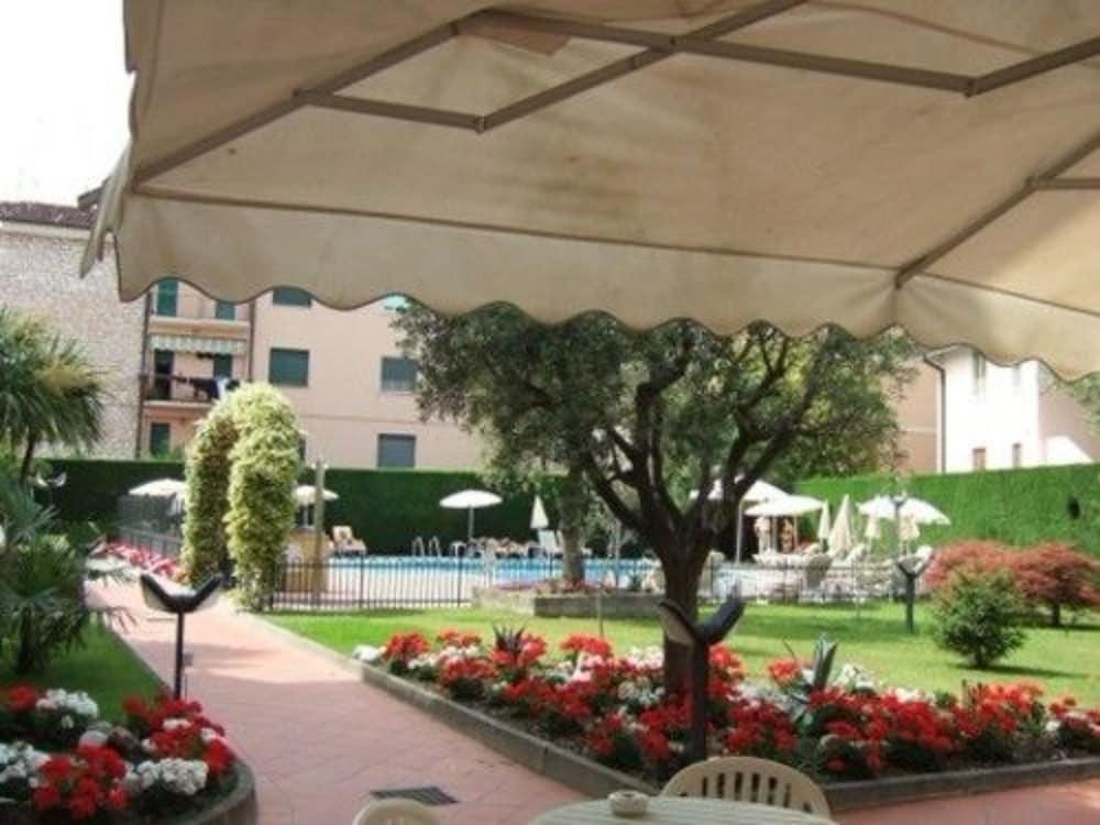 Hotel Bella Peschiera 페스키에라델가르다 외부 사진