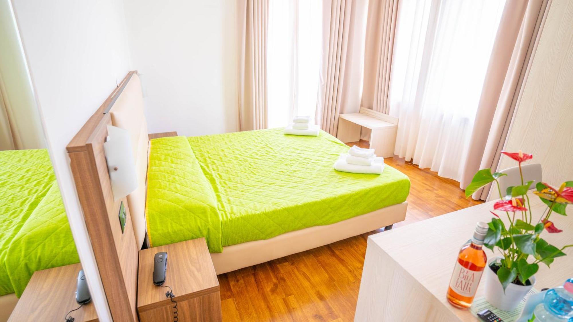 Hotel Bella Peschiera 페스키에라델가르다 외부 사진
