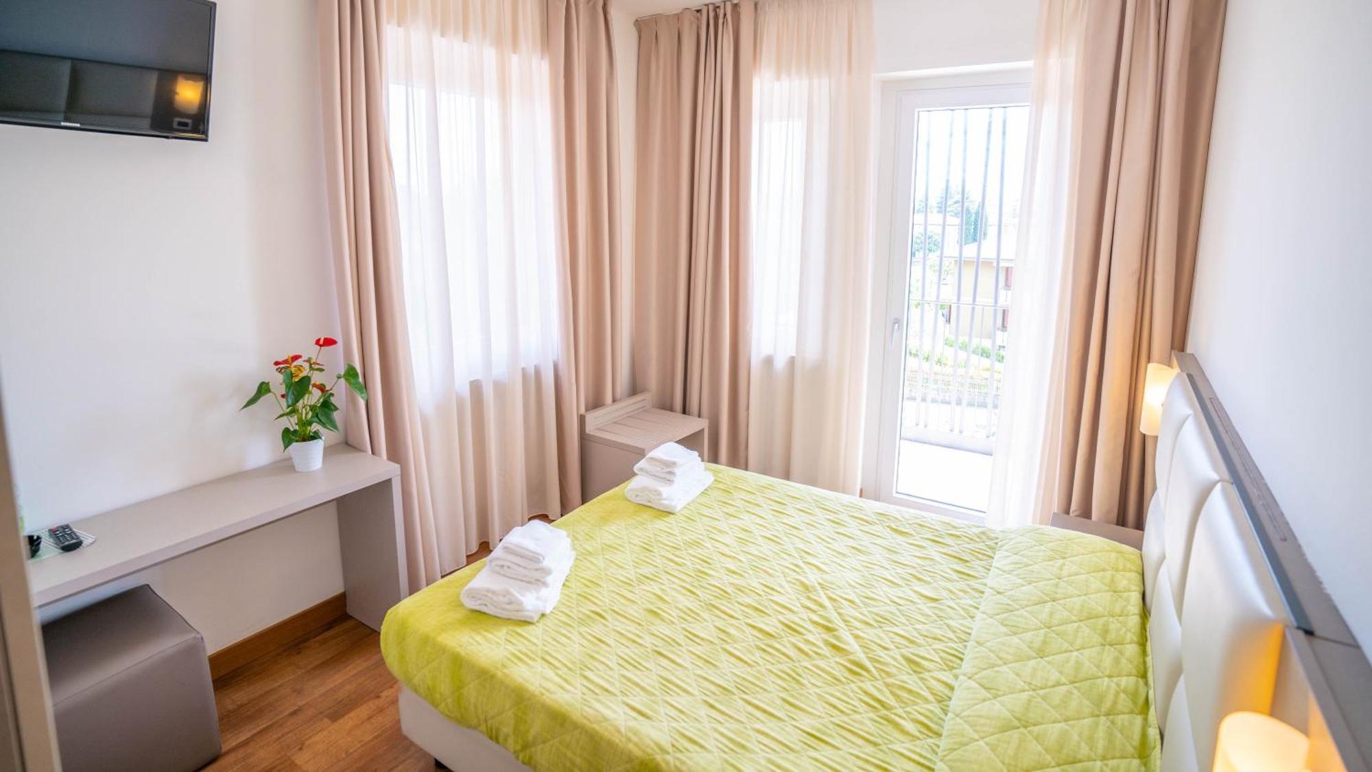 Hotel Bella Peschiera 페스키에라델가르다 외부 사진