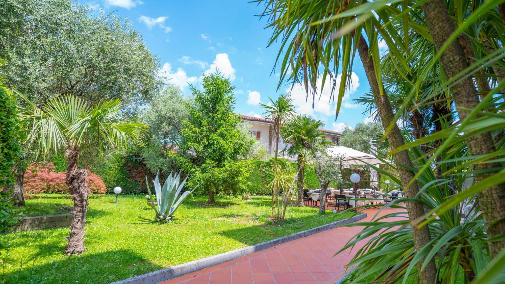 Hotel Bella Peschiera 페스키에라델가르다 외부 사진