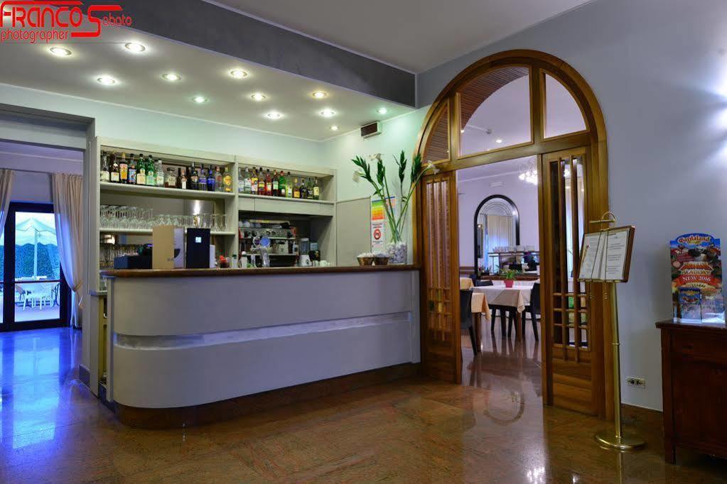 Hotel Bella Peschiera 페스키에라델가르다 외부 사진