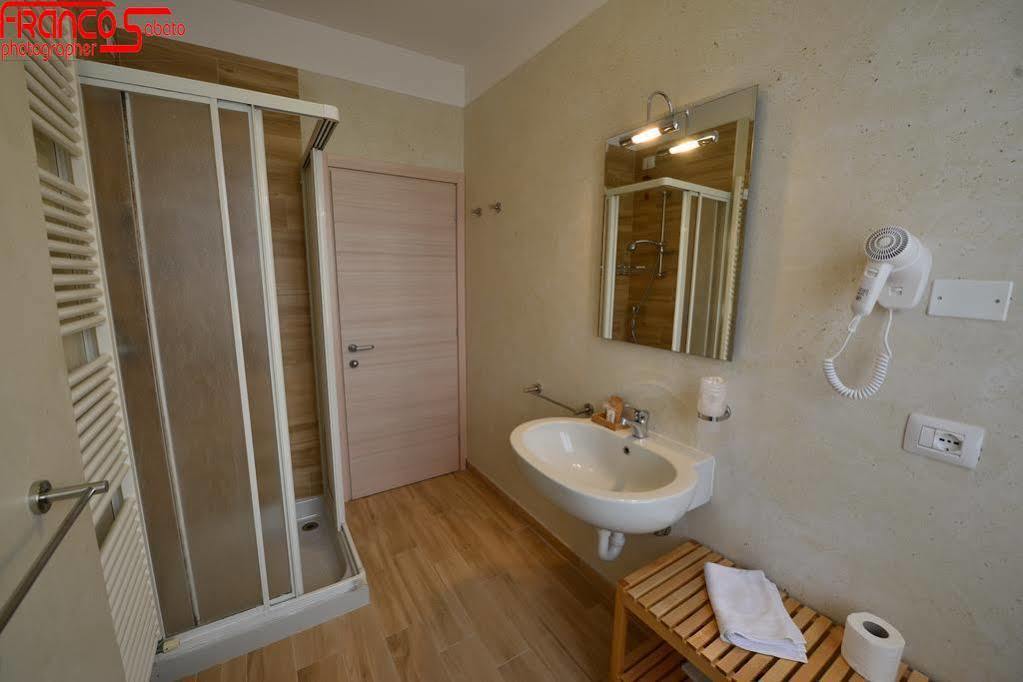 Hotel Bella Peschiera 페스키에라델가르다 외부 사진